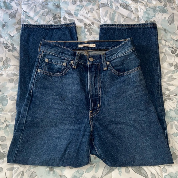 *SOLD*Levi’s Ribcage Straight - Picture 2 of 8